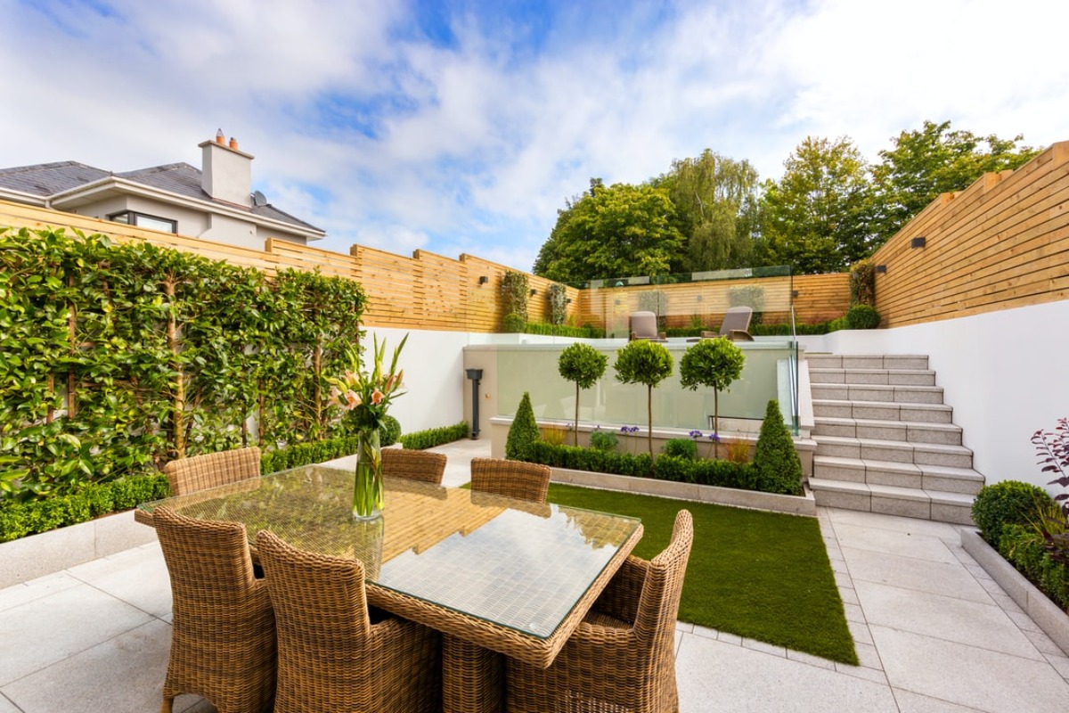 Titelbild zu „Terrasse gestalten: Das sind die besten Tipps“
