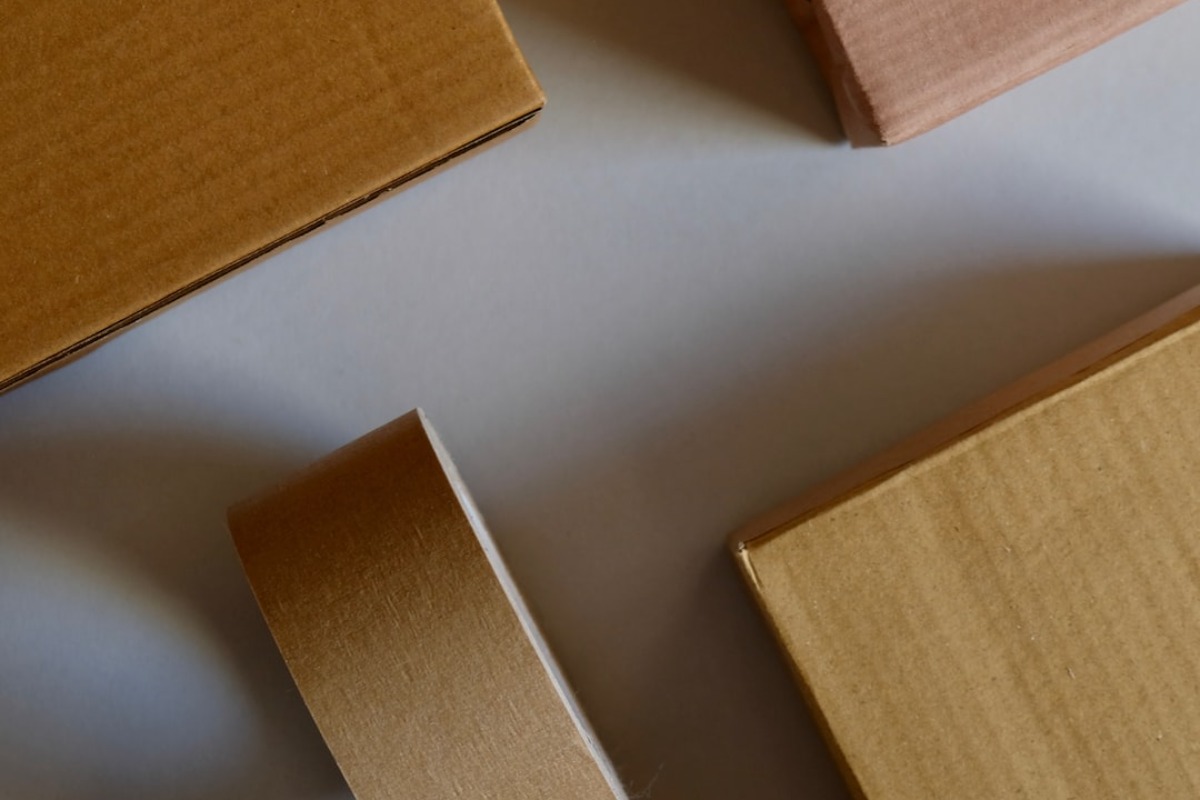 Titelbild zu „So verpackt man Pakete richtig“
